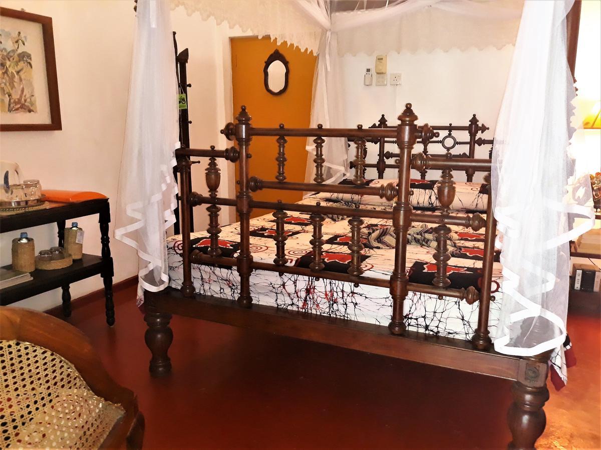 The Icebear Guesthouse Негомбо Екстер'єр фото