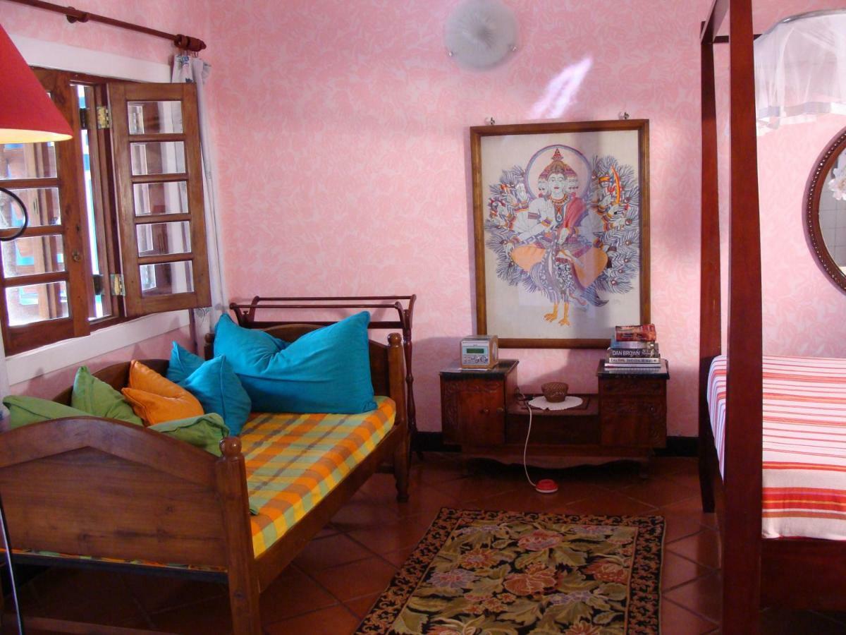 The Icebear Guesthouse Негомбо Екстер'єр фото